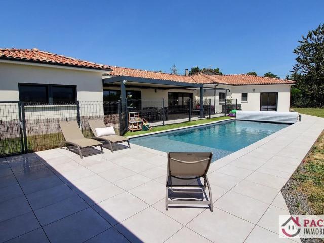 Maison 6 pièces 220 m²