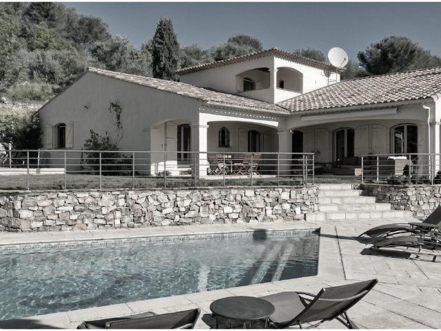 Maison 6 pièces 220 m²