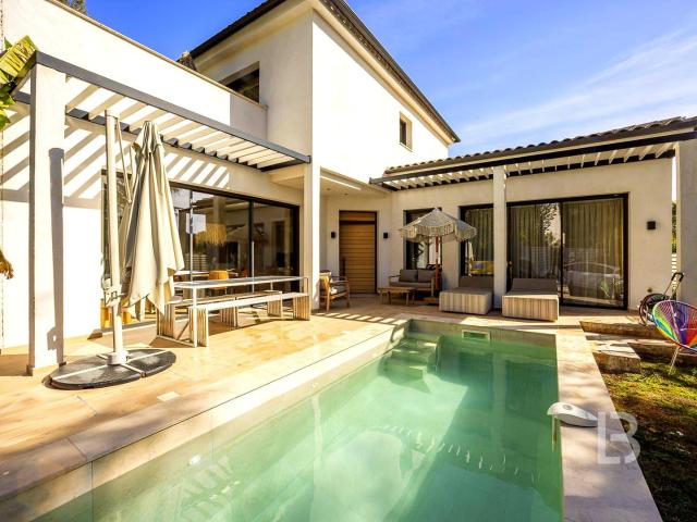 Maison 6 pièces 220 m²
