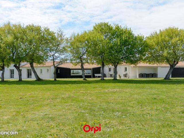 Maison 6 pièces 220 m²