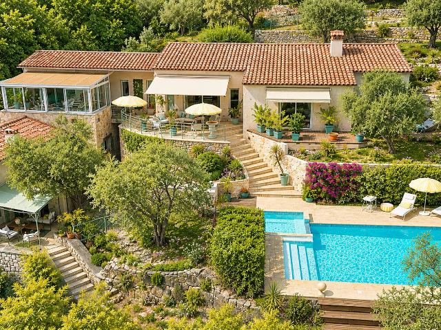 Maison 6 pièces 220 m²