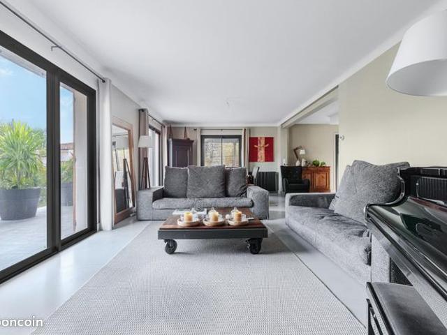 Maison 6 pièces 220 m²