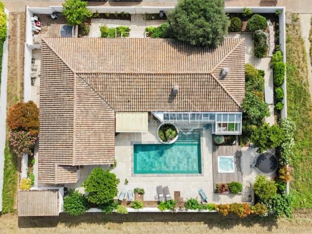 Maison 6 pièces 220 m²