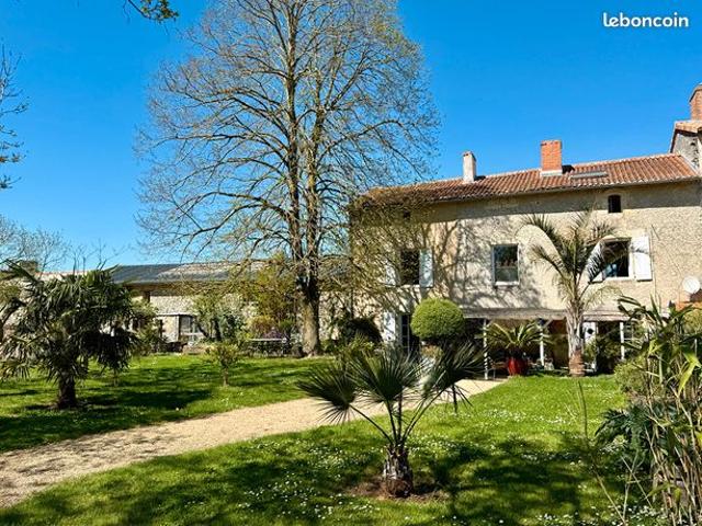 Maison 6 pièces 220 m²
