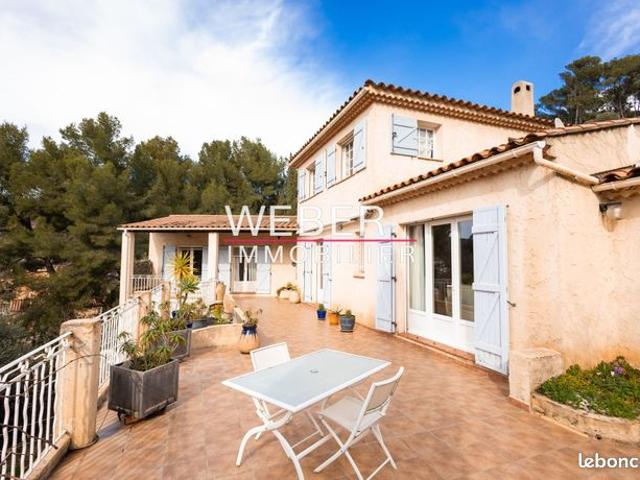 Maison 6 pièces 220 m²