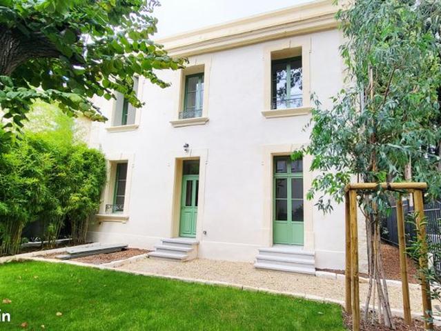 Maison 6 pièces 220 m²