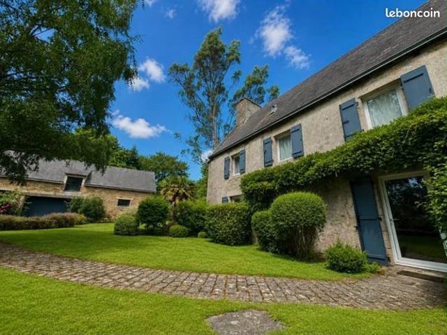 Maison 6 pièces 221 m²