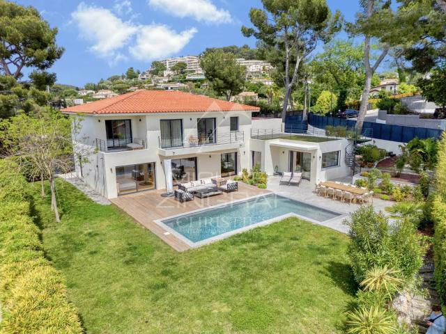 Maison 6 pièces 221 m²