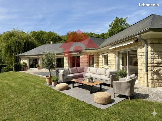 Maison 6 pièces 221 m²
