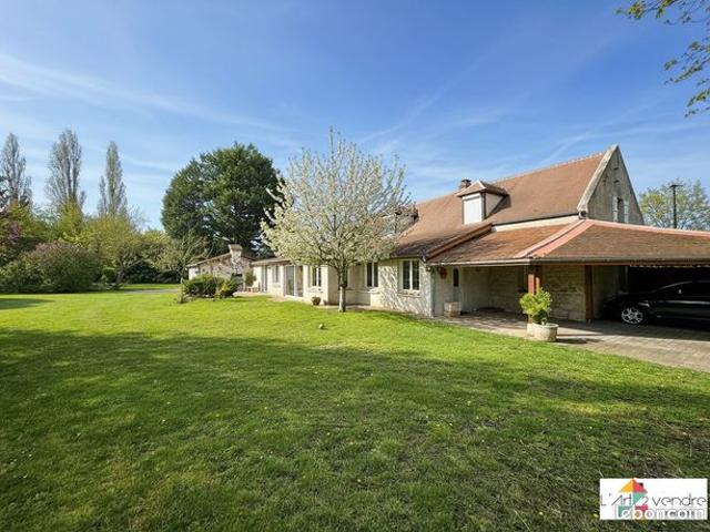 Maison 6 pièces 221 m²
