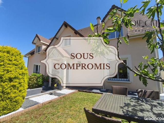Maison 6 pièces 221 m²