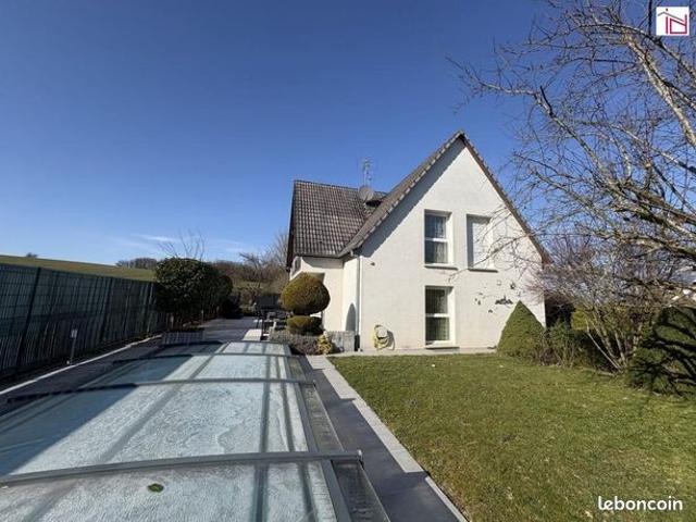 Maison 6 pièces 221 m²