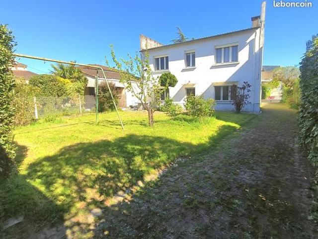 Maison 6 pièces 221 m²