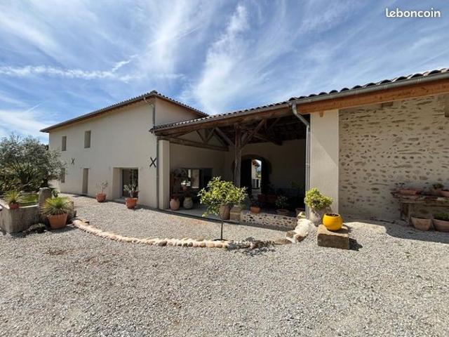 Maison 6 pièces 221 m²
