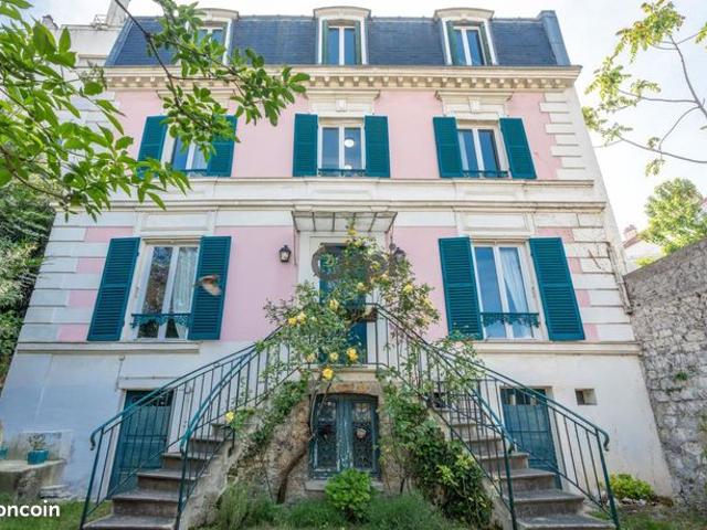 Maison 6 pièces 222 m²