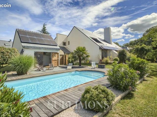 Maison 6 pièces 222 m²