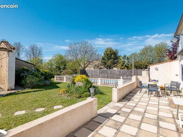 Maison 6 pièces 222 m²