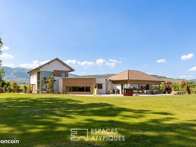 Maison 6 pièces 222 m²
