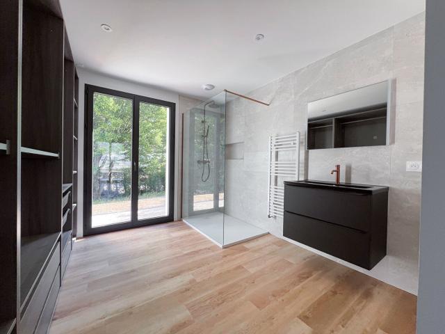 Maison 6 pièces 222 m²