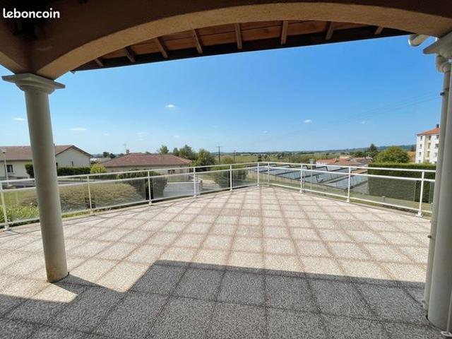 Maison 6 pièces 222 m²