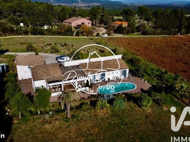 Maison 6 pièces 222 m²