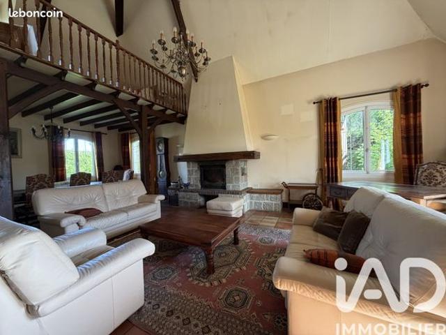 Maison 6 pièces 222 m²