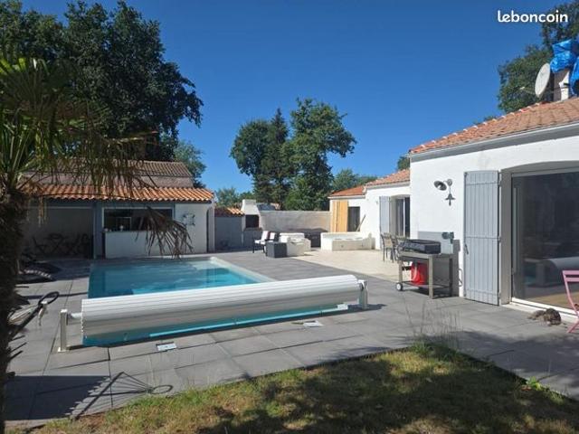 Maison 6 pièces 222 m²