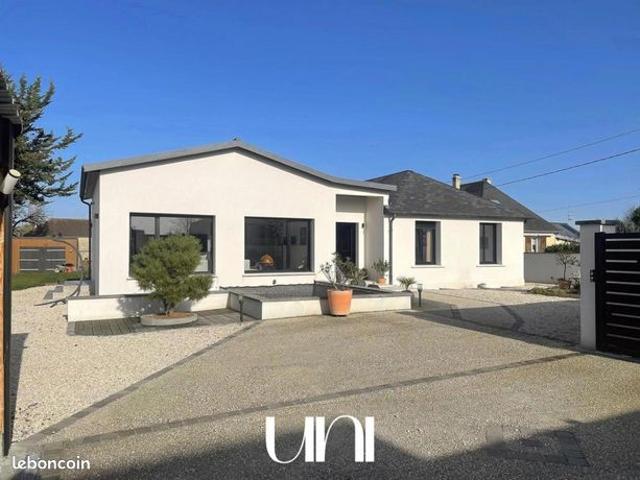 Maison 6 pièces 222 m²