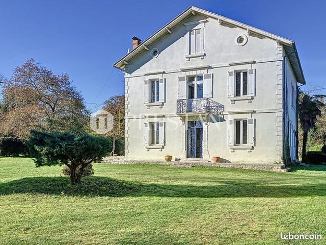 Maison 6 pièces 222 m²