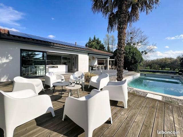 Maison 6 pièces 222 m²