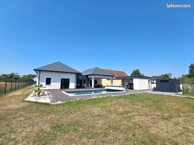 Maison 6 pièces 222 m²