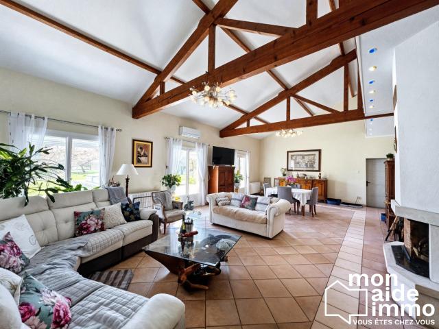 Maison 6 pièces 222 m²