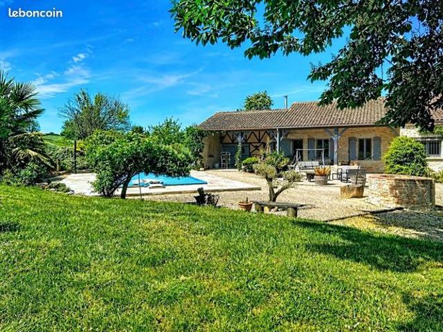 Maison 6 pièces 222 m²