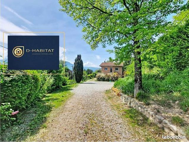 Maison 6 pièces 222 m²