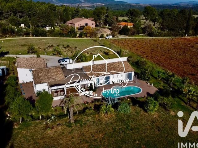 Maison 6 pièces 222 m²