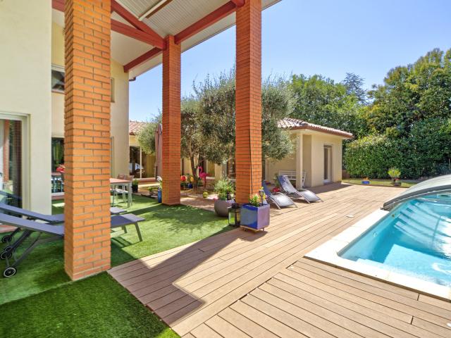 Maison 6 pièces 222 m²
