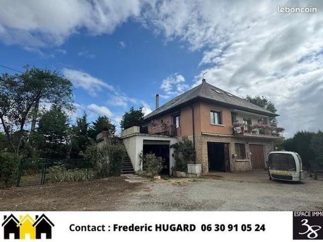 Maison 6 pièces 222 m²