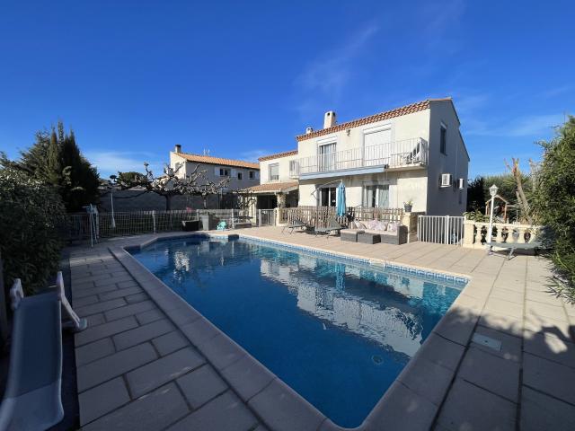 Maison 6 pièces 222 m²