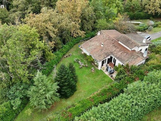 Maison 6 pièces 222 m²