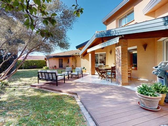 Maison 6 pièces 223 m²