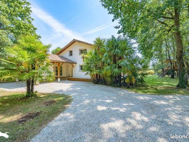 Maison 6 pièces 223 m²