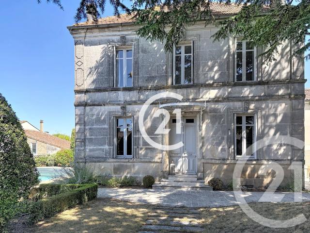 Maison 6 pièces 223 m²