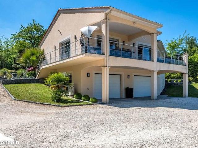 Maison 6 pièces 223 m²