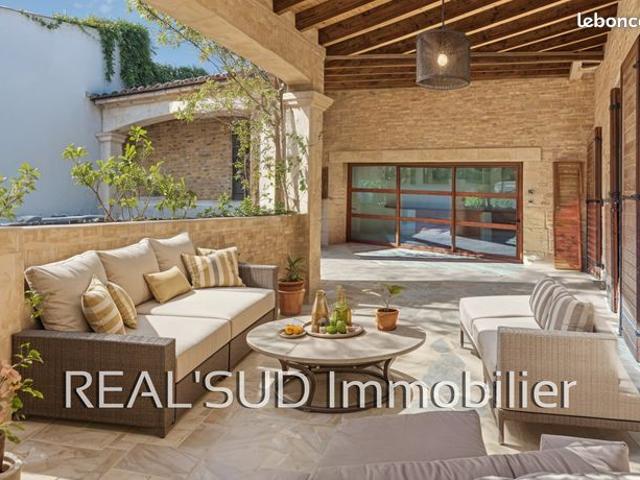 Maison 6 pièces 223 m²