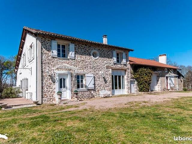 Maison 6 pièces 223 m²