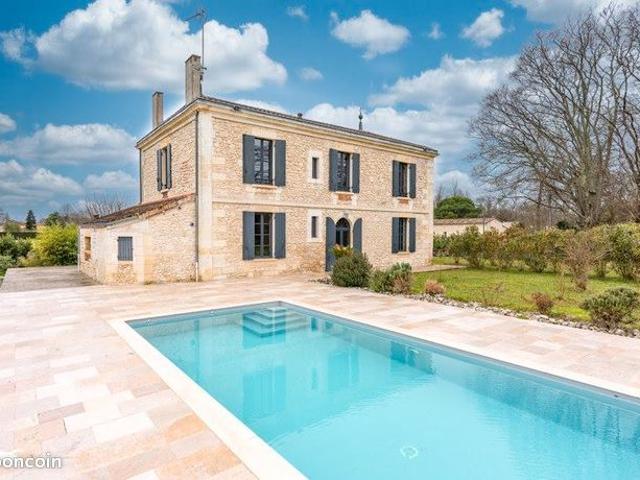 Maison 6 pièces 234 m²