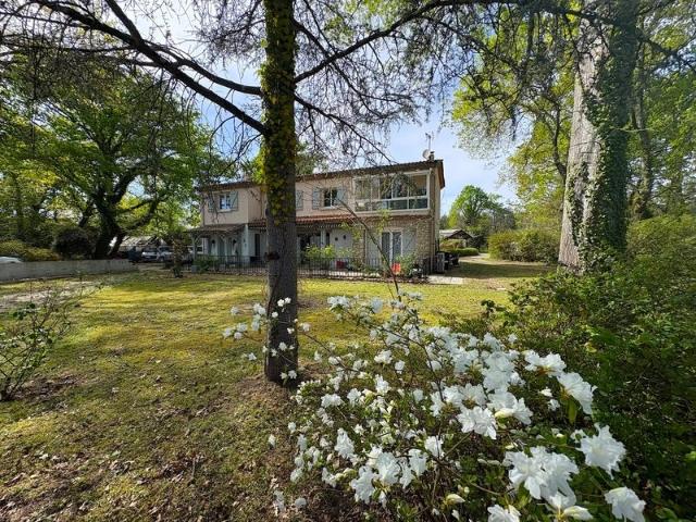 Maison 6 pièces 234 m²