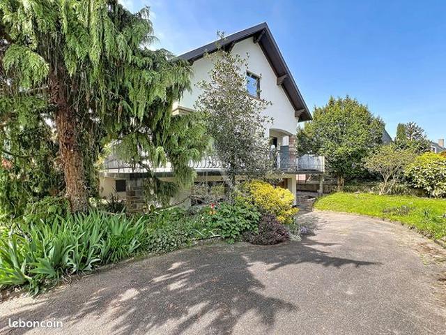 Maison 6 pièces 234 m²