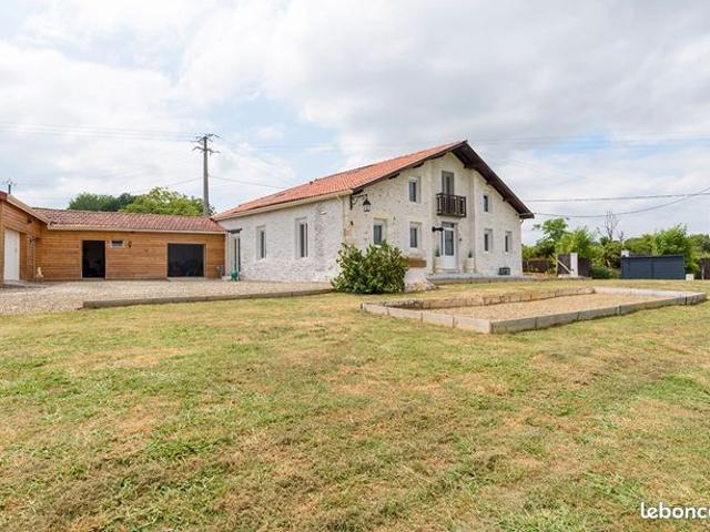 Maison 6 pièces 234 m²