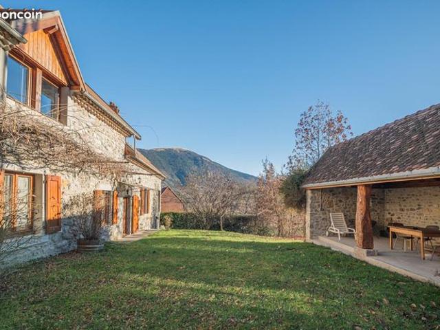Maison 6 pièces 234 m²